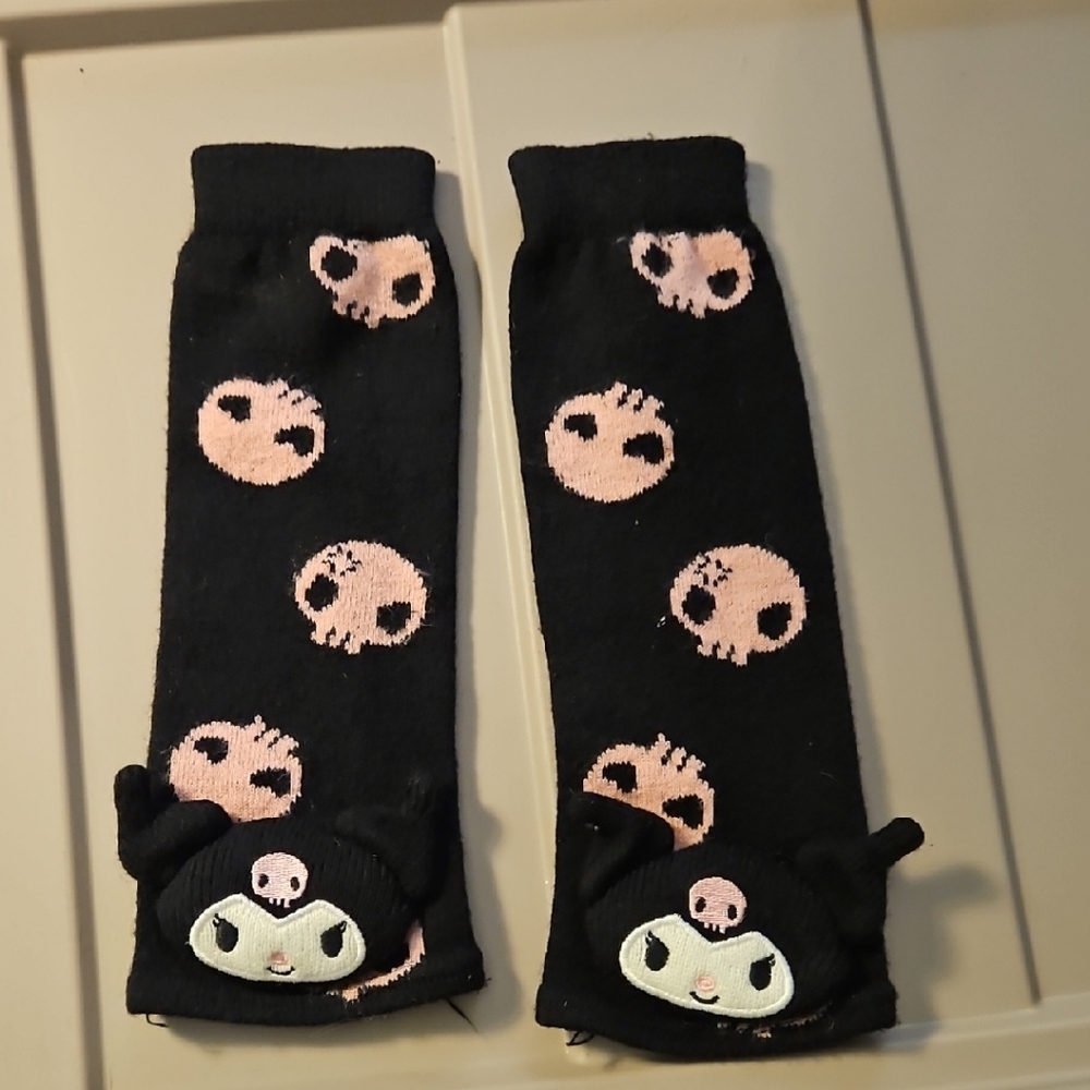 Black and Pink Skull Patterned Socks